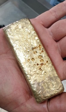 13-LINGOTTO-ORO-DA-PROCESSO-DI-RECUPERO-GOLDEN-INGOT-FROM-PRECIOUS-METALS-RECOVERY-PROCESS.jpg